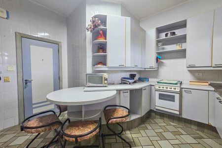 Apartamento para alugar com 180m², 3 quartos e 2 vagas