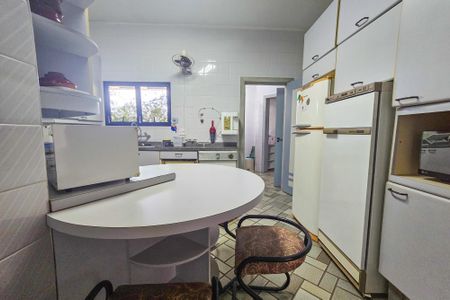 Apartamento para alugar com 180m², 3 quartos e 2 vagas