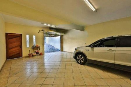 Casa à venda com 180m², 3 quartos e 4 vagas