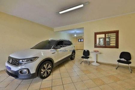 Casa à venda com 180m², 3 quartos e 4 vagas