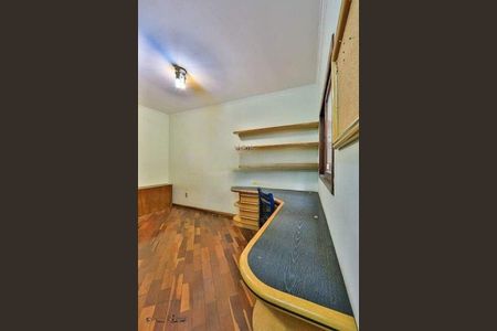 Casa à venda com 180m², 3 quartos e 4 vagas