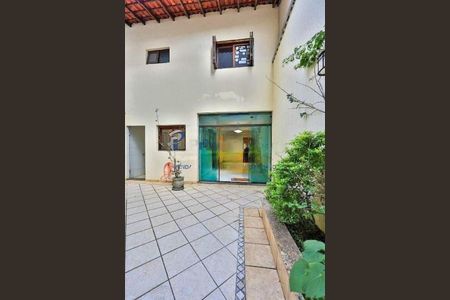 Casa à venda com 180m², 3 quartos e 4 vagas