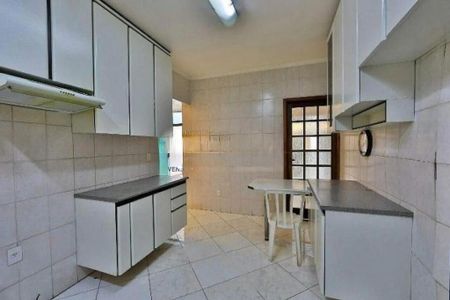 Casa à venda com 180m², 3 quartos e 4 vagas