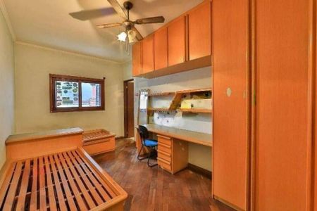 Casa à venda com 180m², 3 quartos e 4 vagas