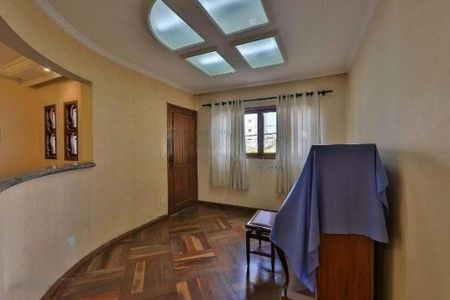 Casa à venda com 180m², 3 quartos e 4 vagas
