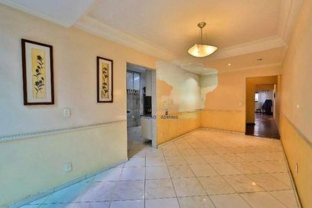 Casa à venda com 180m², 3 quartos e 4 vagas