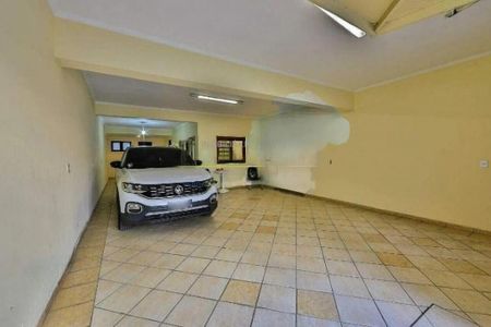 Casa à venda com 180m², 3 quartos e 4 vagas