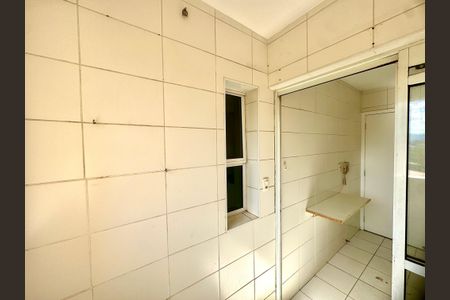 Apartamento à venda com 63m², 3 quartos e 1 vagaÁrea de Serviço