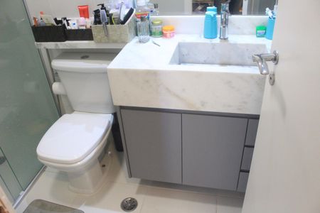 Apartamento para alugar com 68m², 2 quartos e 2 vagasBanheiro da Suíte