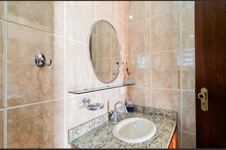 Casa à venda com 200m², 4 quartos e 2 vagasBanheiro da Suíte