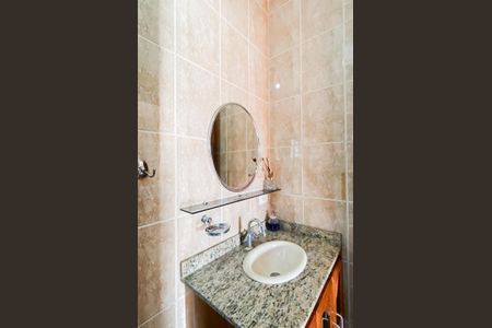 Casa à venda com 200m², 4 quartos e 2 vagasBanheiro da Suíte