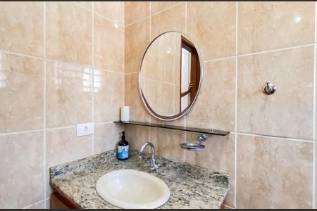 Casa à venda com 200m², 4 quartos e 2 vagasBanheiro 