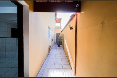 Casa à venda com 200m², 4 quartos e 2 vagasCorredor