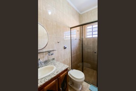 Casa à venda com 200m², 4 quartos e 2 vagasBanheiro 