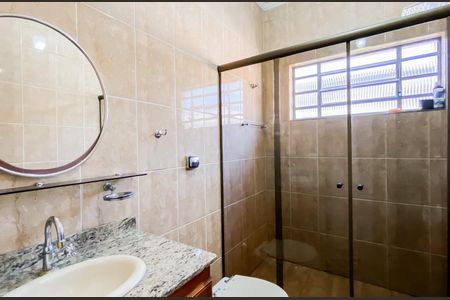 Casa à venda com 200m², 4 quartos e 2 vagasBanheiro 