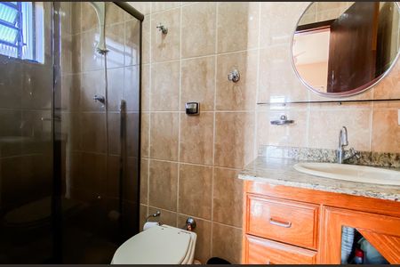 Casa à venda com 200m², 4 quartos e 2 vagasBanheiro da Suíte