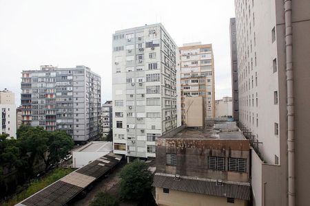 Apartamento à venda com 46m², 1 quarto e 1 vagaCozinha + Área de Serviço Vista