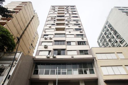 Apartamento à venda com 46m², 1 quarto e 1 vagaFachada