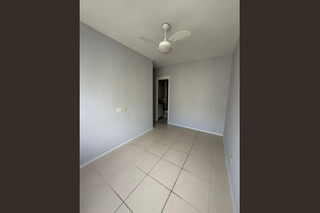 Quarto de apartamento para alugar com 2 quartos, 55m² em Del Castilho, Rio de Janeiro