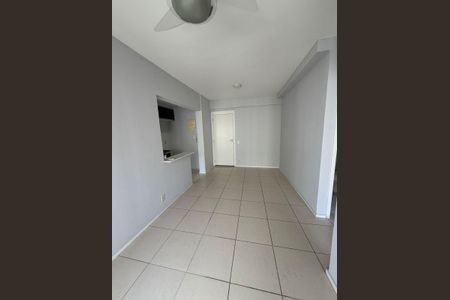 Sala de apartamento para alugar com 2 quartos, 55m² em Del Castilho, Rio de Janeiro
