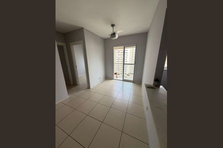 Sala de apartamento para alugar com 2 quartos, 55m² em Del Castilho, Rio de Janeiro