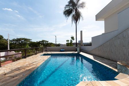 Casa de condomínio para alugar com 349m², 4 quartos e 4 vagas Casa de condomínio para alugar com 349m², 4 quartos e 4 vagasPiscina