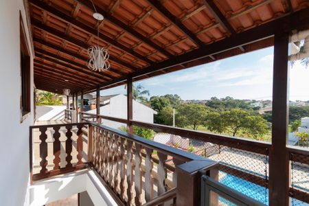 Casa de condomínio para alugar com 349m², 4 quartos e 4 vagas Casa de condomínio para alugar com 349m², 4 quartos e 4 vagasVaranda Sala