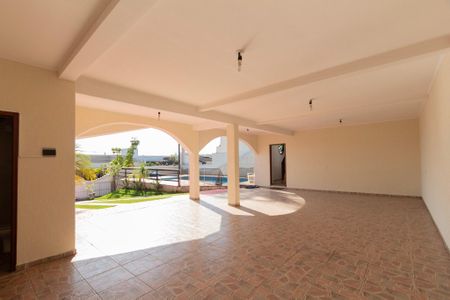 Casa de condomínio para alugar com 349m², 4 quartos e 4 vagas Casa de condomínio para alugar com 349m², 4 quartos e 4 vagasGaragem