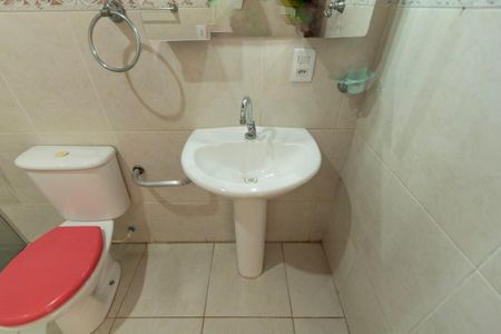 Casa de condomínio para alugar com 349m², 4 quartos e 4 vagas Casa de condomínio para alugar com 349m², 4 quartos e 4 vagasBanheiro Suíte 2
