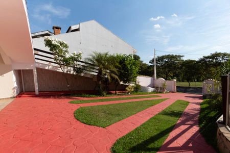 Casa de condomínio para alugar com 349m², 4 quartos e 4 vagas Casa de condomínio para alugar com 349m², 4 quartos e 4 vagasFrente