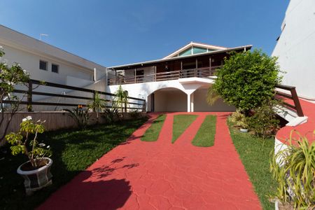 Casa de condomínio para alugar com 349m², 4 quartos e 4 vagas Casa de condomínio para alugar com 349m², 4 quartos e 4 vagasFrente