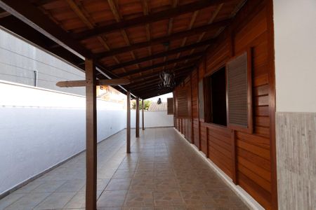 Casa de condomínio para alugar com 349m², 4 quartos e 4 vagas Casa de condomínio para alugar com 349m², 4 quartos e 4 vagasÁrea de Serviço