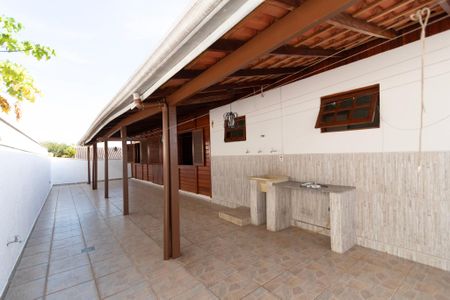 Casa de condomínio para alugar com 349m², 4 quartos e 4 vagas Casa de condomínio para alugar com 349m², 4 quartos e 4 vagasÁrea de Serviço