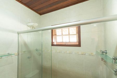 Casa de condomínio para alugar com 349m², 4 quartos e 4 vagas Casa de condomínio para alugar com 349m², 4 quartos e 4 vagasBanheiro Suíte 1