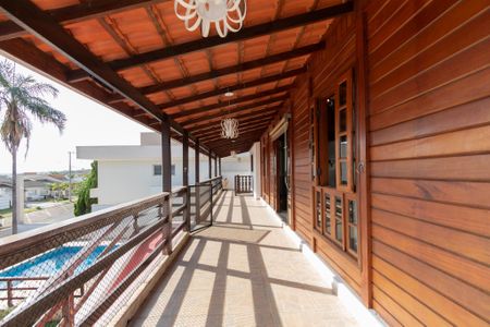 Casa de condomínio para alugar com 349m², 4 quartos e 4 vagas Casa de condomínio para alugar com 349m², 4 quartos e 4 vagasVaranda Sala