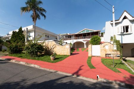 Casa de condomínio para alugar com 349m², 4 quartos e 4 vagas Casa de condomínio para alugar com 349m², 4 quartos e 4 vagasFachada