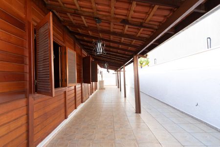 Casa de condomínio para alugar com 349m², 4 quartos e 4 vagas Casa de condomínio para alugar com 349m², 4 quartos e 4 vagasÁrea de Serviço