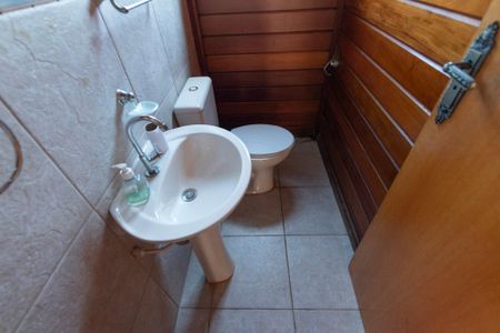 Casa de condomínio para alugar com 349m², 4 quartos e 4 vagas Casa de condomínio para alugar com 349m², 4 quartos e 4 vagasBanheiro Social 2