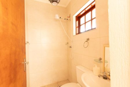 Casa de condomínio para alugar com 349m², 4 quartos e 4 vagas Casa de condomínio para alugar com 349m², 4 quartos e 4 vagasBanheiro Garagem