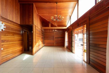 Casa de condomínio para alugar com 349m², 4 quartos e 4 vagas Casa de condomínio para alugar com 349m², 4 quartos e 4 vagasSala