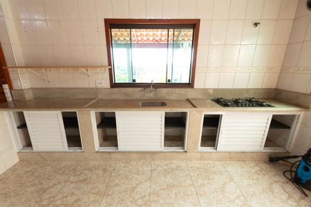 Casa de condomínio para alugar com 349m², 4 quartos e 4 vagas Casa de condomínio para alugar com 349m², 4 quartos e 4 vagasCozinha