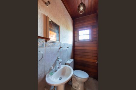 Casa de condomínio para alugar com 349m², 4 quartos e 4 vagas Casa de condomínio para alugar com 349m², 4 quartos e 4 vagasBanheiro Social 2