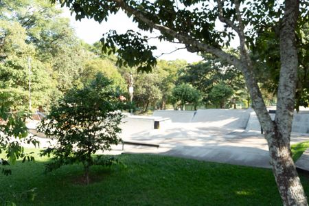 Casa de condomínio para alugar com 349m², 4 quartos e 4 vagas Casa de condomínio para alugar com 349m², 4 quartos e 4 vagasÁrea comum
