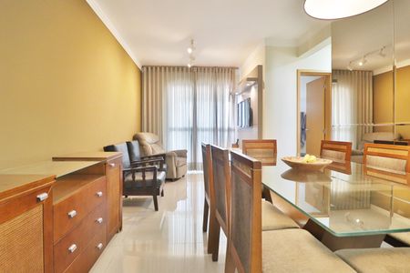 Sala de apartamento para alugar com 2 quartos, 73m² em Santa Mônica, Uberlândia