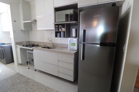 Apartamento para alugar com 73m², 2 quartos e 2 vagasCozinha