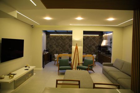Casa à venda com 108m², 2 quartos e 3 vagasSala