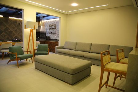Casa à venda com 108m², 2 quartos e 3 vagasSala
