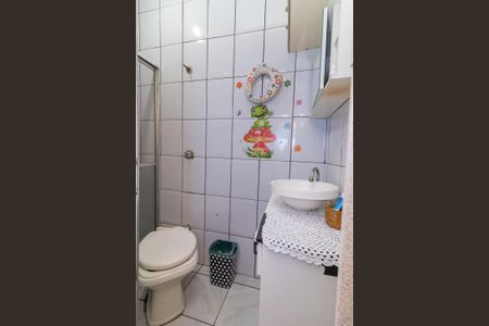 Casa à venda com 180m², 4 quartos e 2 vagasBanheiro 2