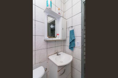 Casa à venda com 180m², 4 quartos e 2 vagasBanheiro 1