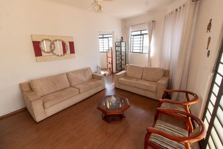 SALA DE ESTAR de casa à venda com 4 quartos, 138m² em Vila Nogueira, Campinas